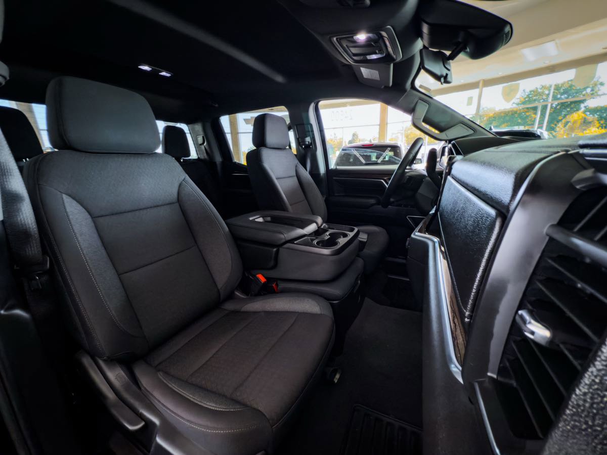 Used 2024 Chevrolet Silverado 1500 LT image 35