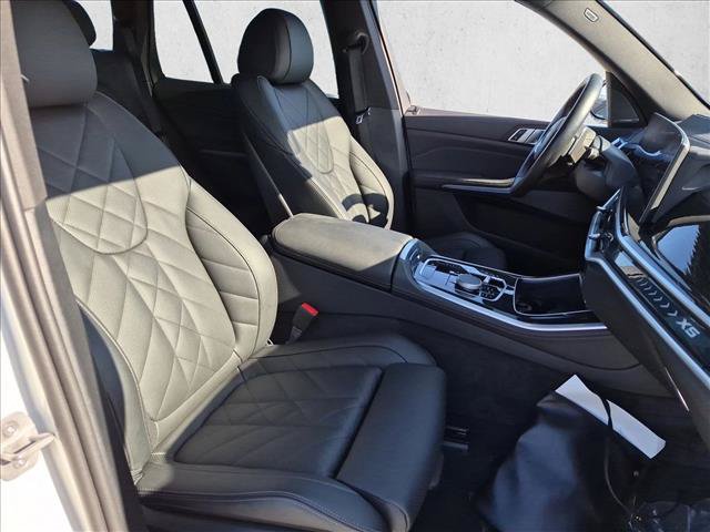 Used 2025 BMW X5 sDrive40i w/ M Sport Package RWD image 23