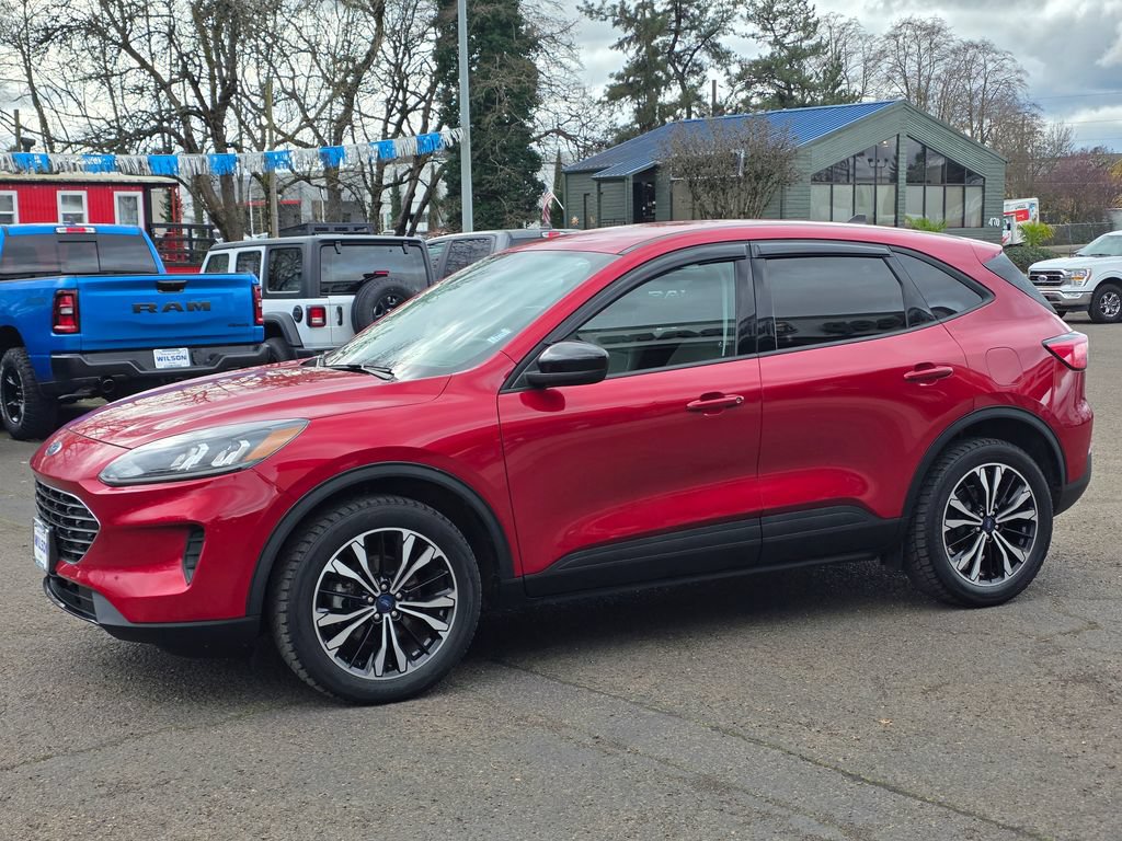 Used 2022 Ford Escape SE w/ SE Sport Appearance Package AWD/4WD image 32
