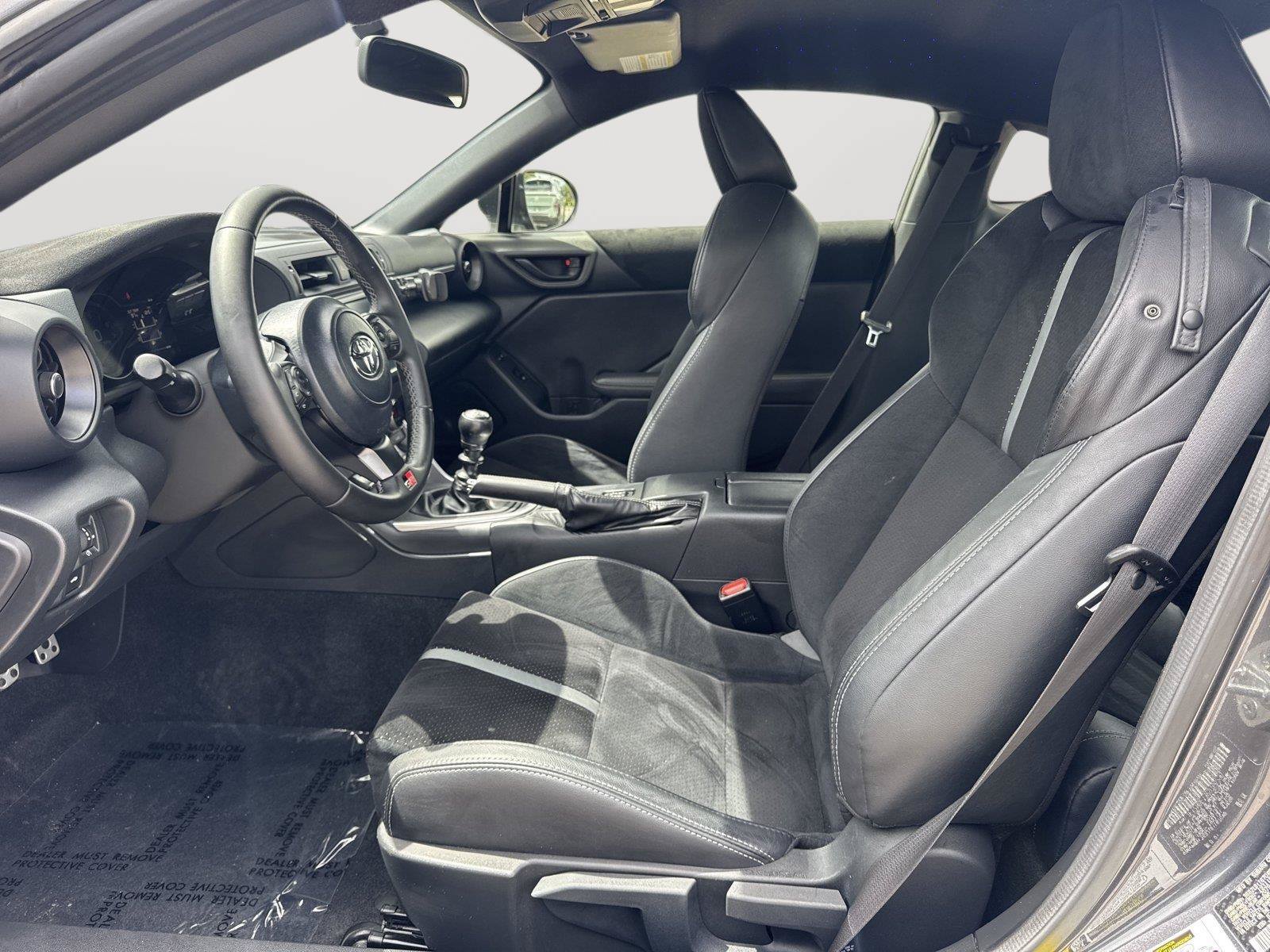 Used 2023 Toyota GR86 Premium RWD image 3