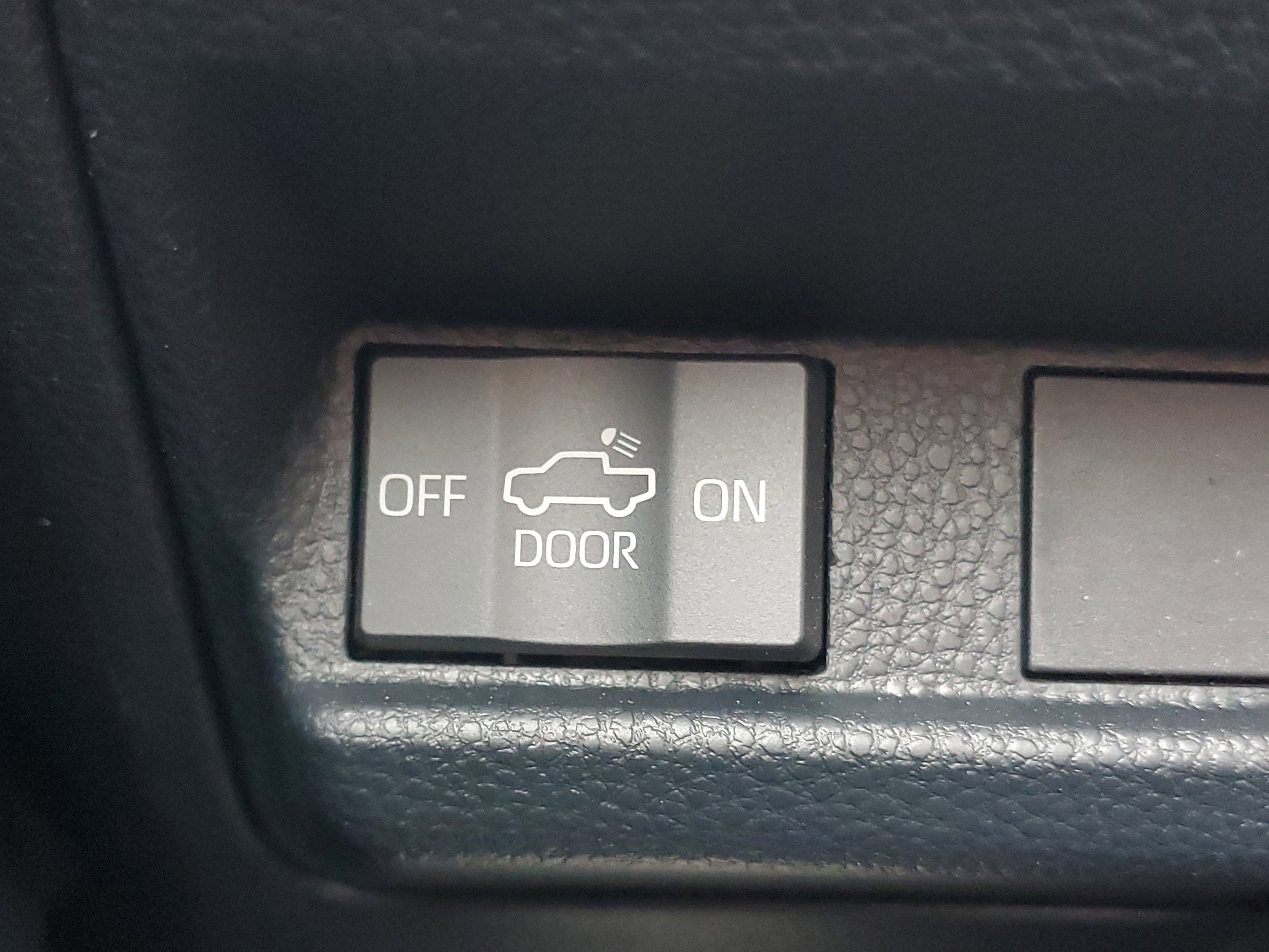 Used 2025 Toyota Tacoma SR5 image 32