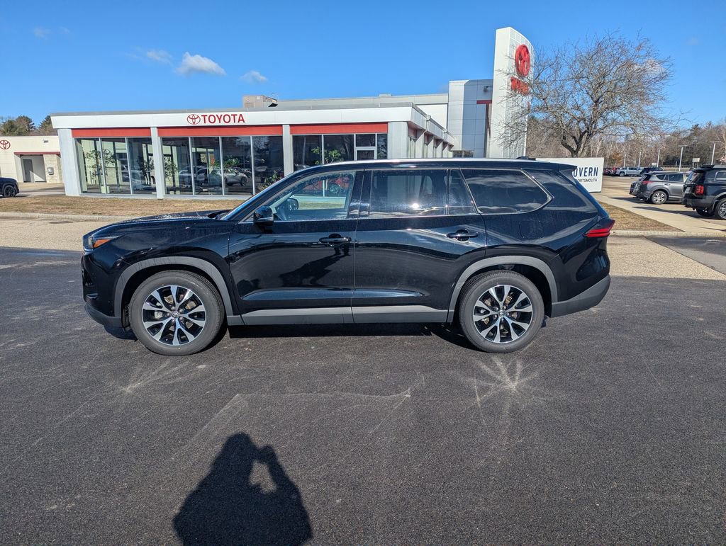 Used 2026 Toyota Grand Highlander Limited image 2