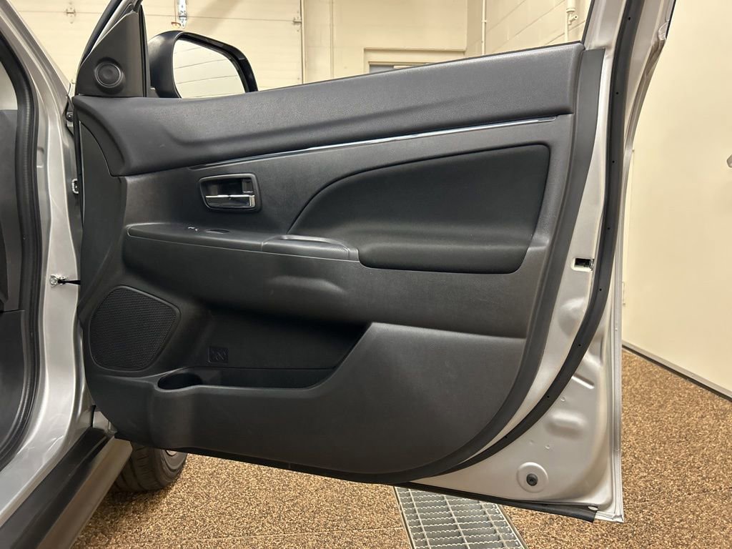 Used 2020 Mitsubishi Outlander Sport ES FWD image 16