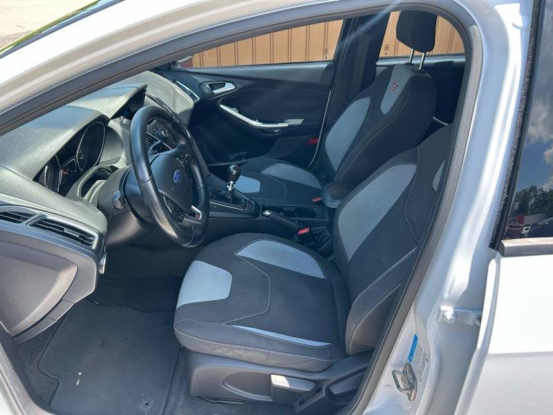 Used 2017 Ford Focus ST FWD image 16