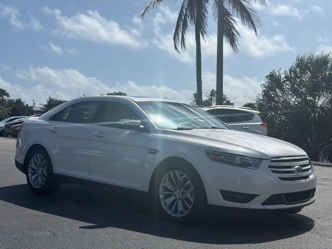 Used 2018 Ford Taurus Limited image 7