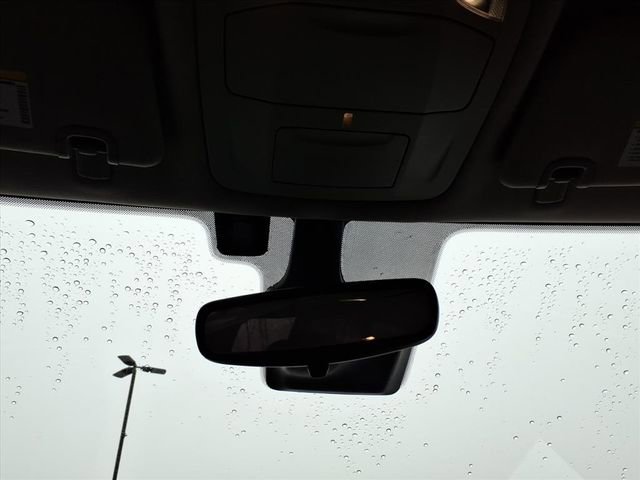 Used 2023 Chrysler Pacifica Touring-L FWD image 17
