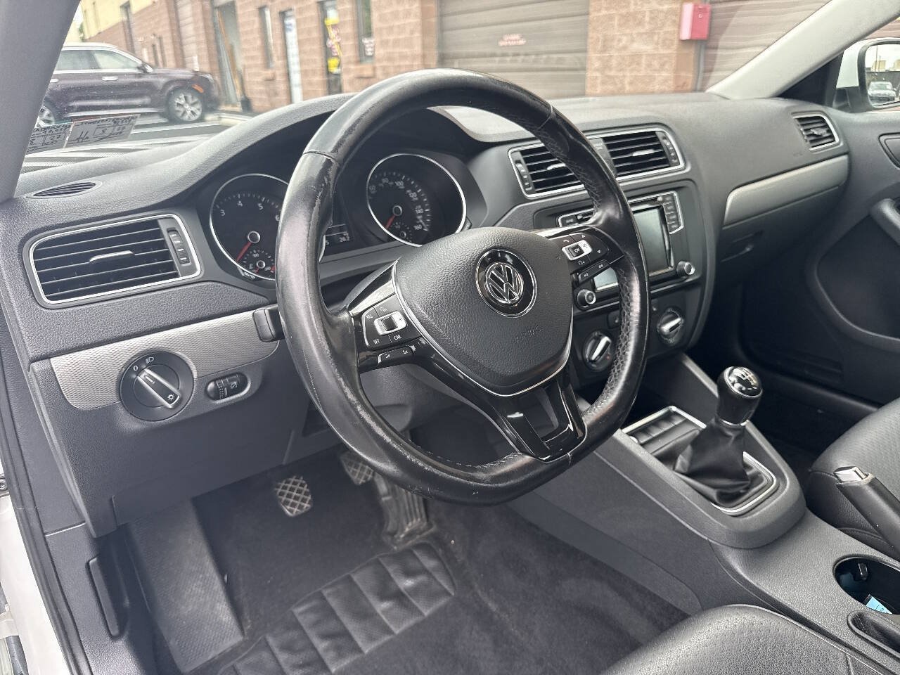 Used 2017 Volkswagen Jetta SE FWD image 33