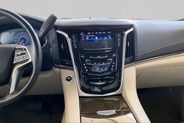 Used 2019 Cadillac Escalade ESV Luxury AWD/4WD image 9
