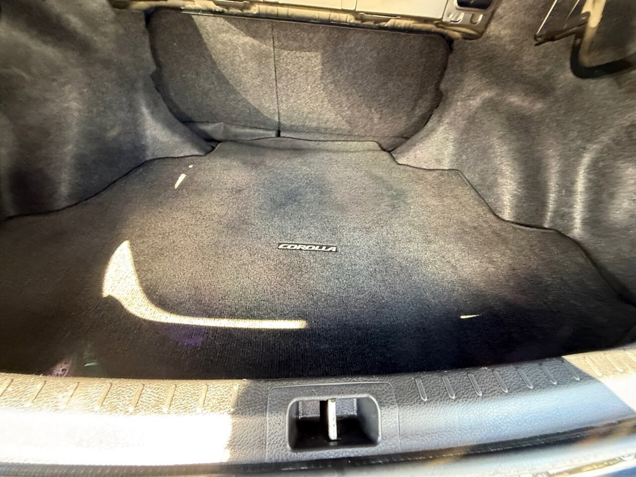 Used 2014 Toyota Corolla L FWD image 20
