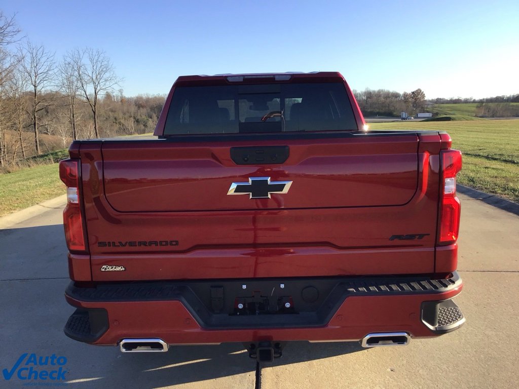 Used 2025 Chevrolet Silverado 1500 RST w/ Convenience Package II image 4