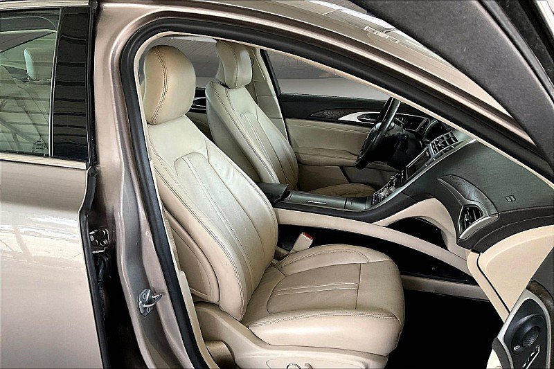 Used 2018 Lincoln MKZ Reserve w/ Climate Package FWD image 5