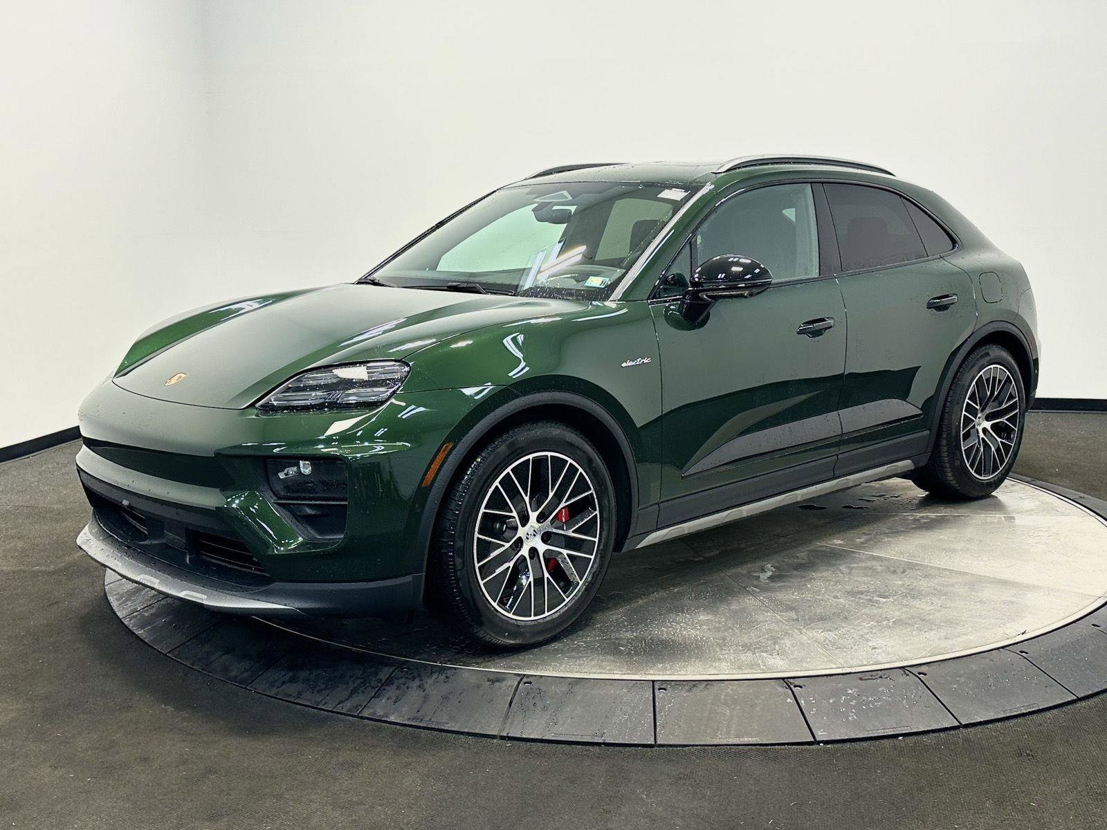 New 2025 Porsche Macan 4S Electric AWD/4WD image 1