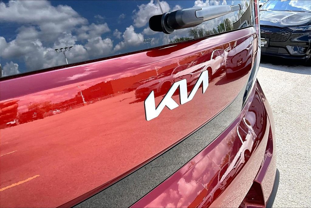 Used 2025 Kia Soul LX image 30