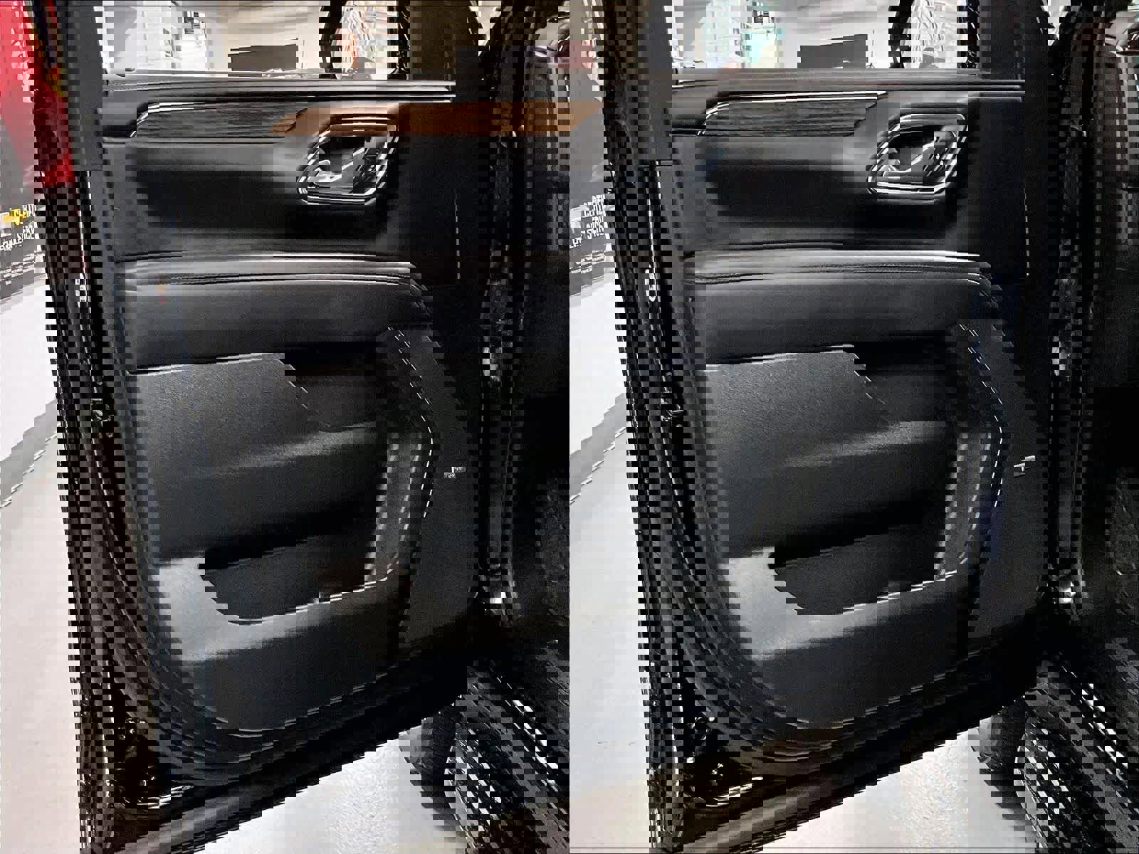 Certified 2023 Chevrolet Suburban High Country image 9