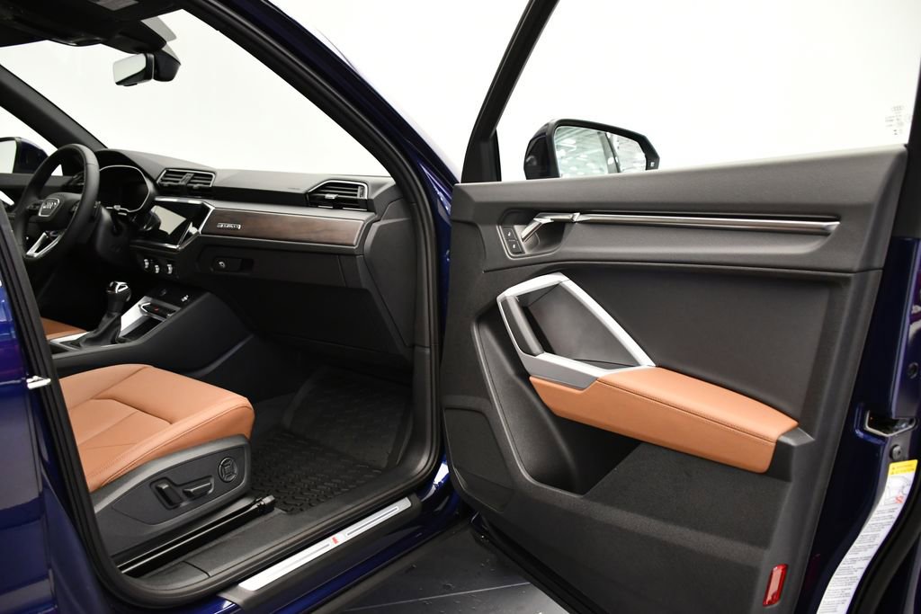 Used 2025 Audi Q3 2.0T Premium w/ Convenience Package image 48