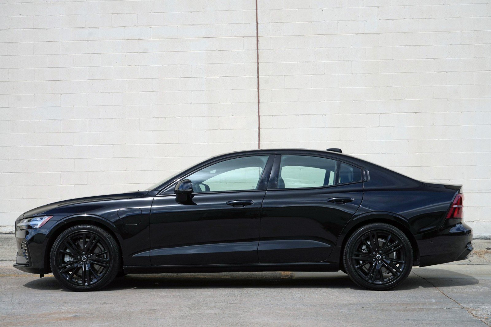 Used 2024 Volvo S60 T8 Plus AWD/4WD image 7