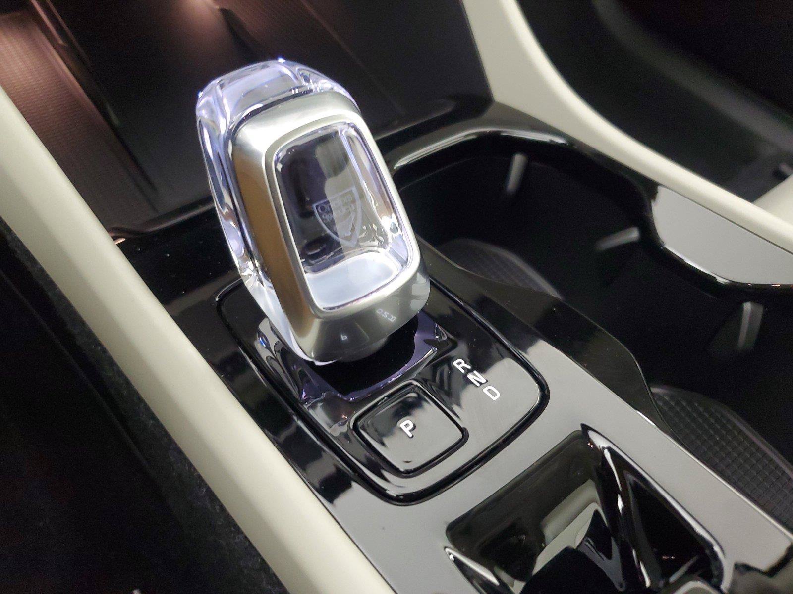 New 2026 Volvo XC40 B5 Plus w/ Protection Package Premier AWD/4WD image 31