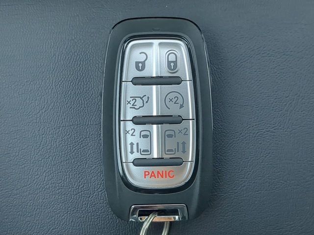 New 2027 Chrysler Pacifica Select FWD image 37