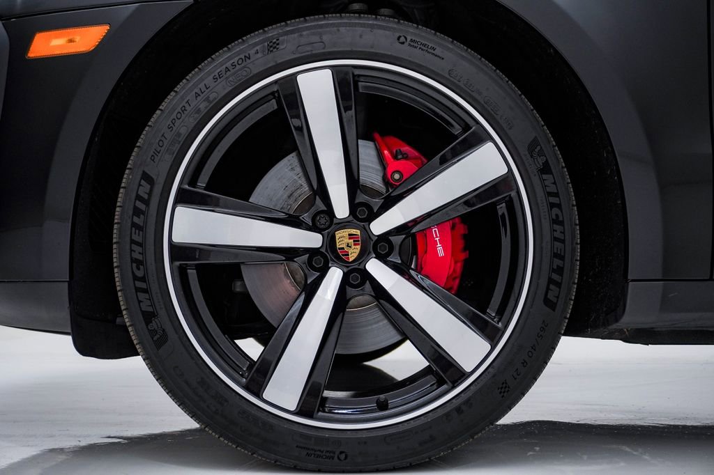 Certified 2024 Porsche Macan S AWD/4WD image 13