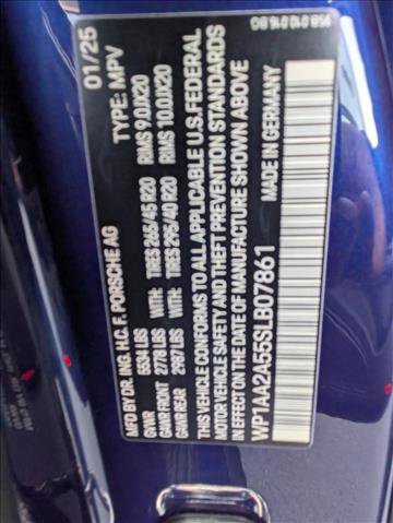 Certified 2025 Porsche Macan image 30