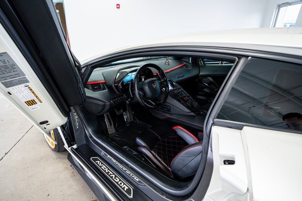 Used 2017 Lamborghini Aventador S image 39