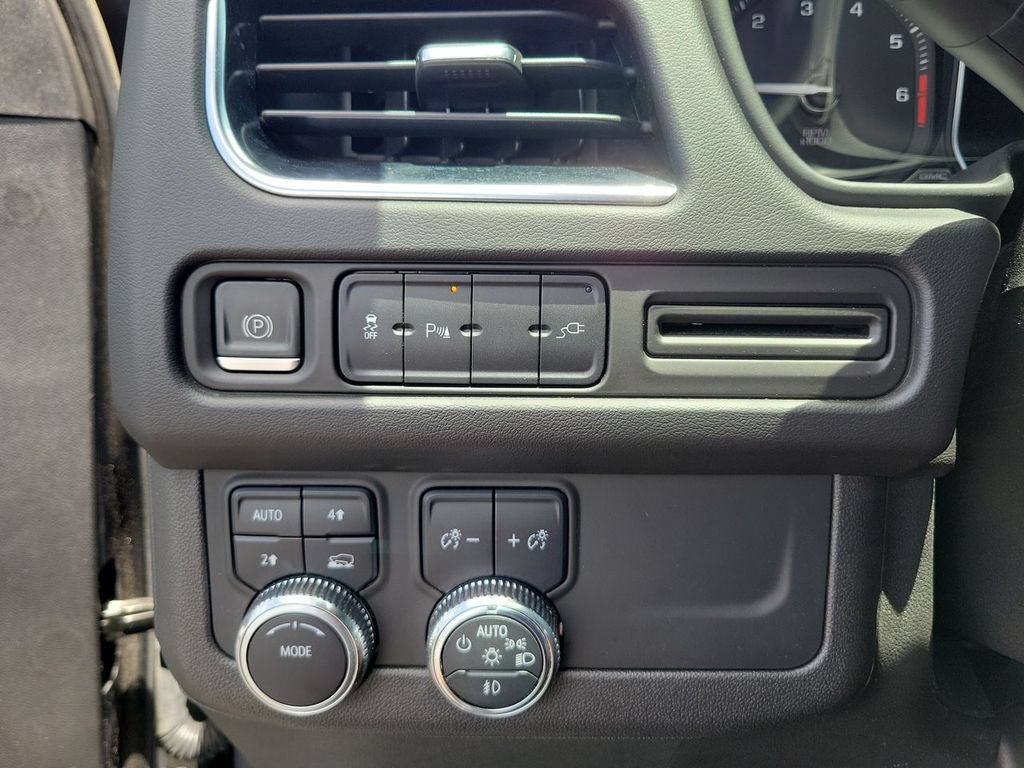 Certified 2021 GMC Yukon XL SLE AWD/4WD image 17