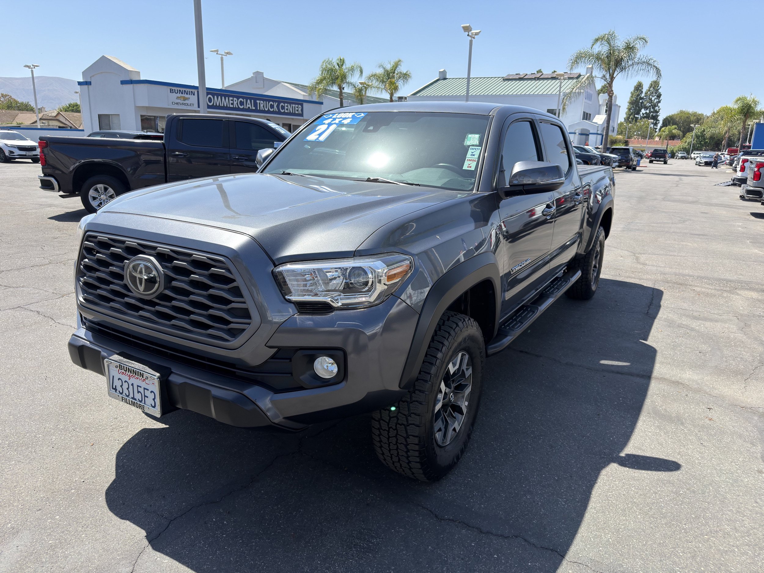Used 2021 Toyota Tacoma TRD Off-Road w/ Technology Package AWD/4WD image 4