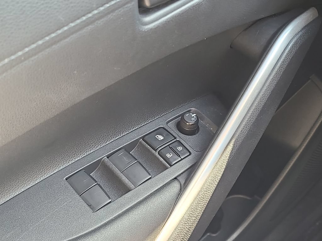 Certified 2023 Toyota Corolla Cross LE FWD image 18