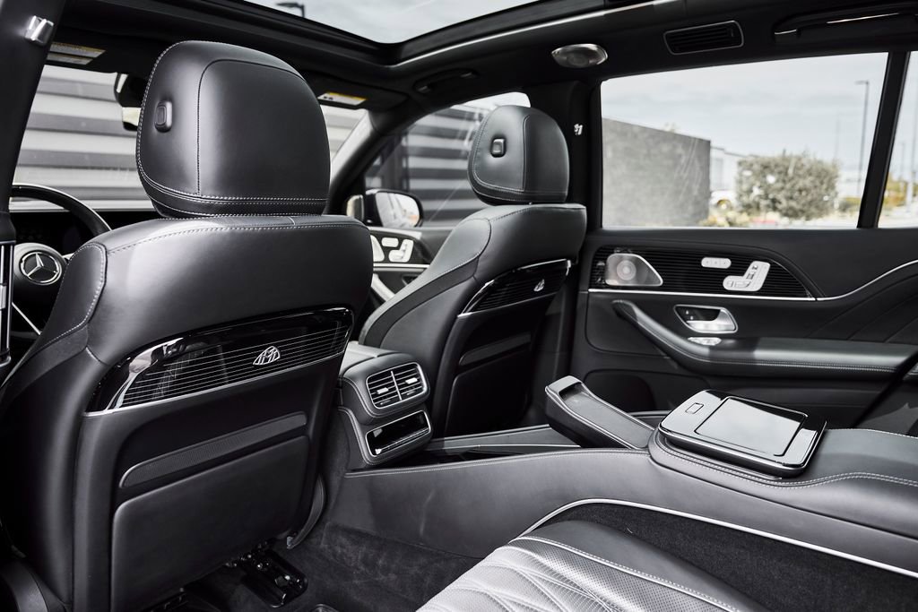 Used 2024 Mercedes-Benz Maybach GLS 600 4MATIC image 38