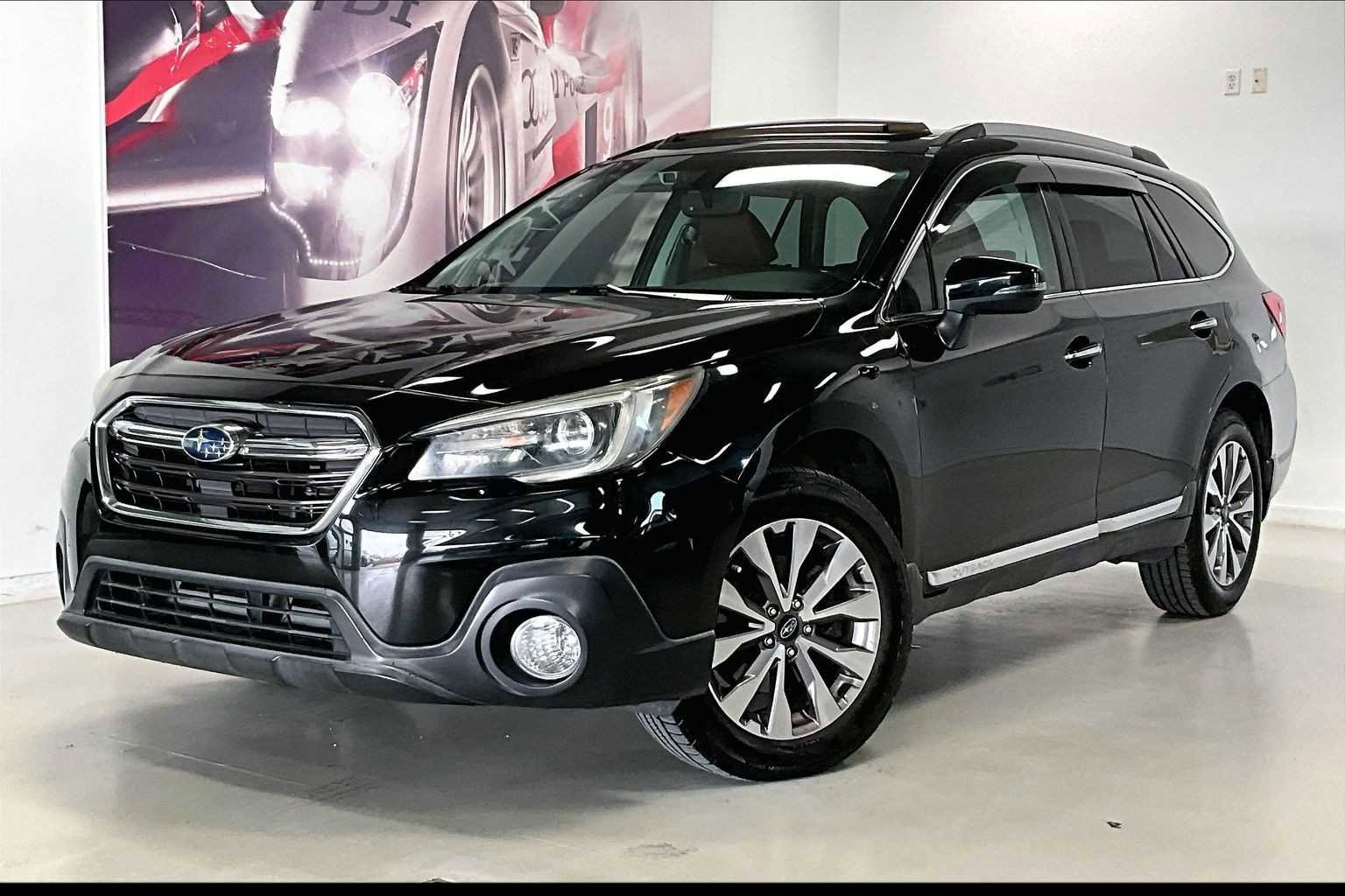 Used 2018 Subaru Outback 3.6R Touring image 1