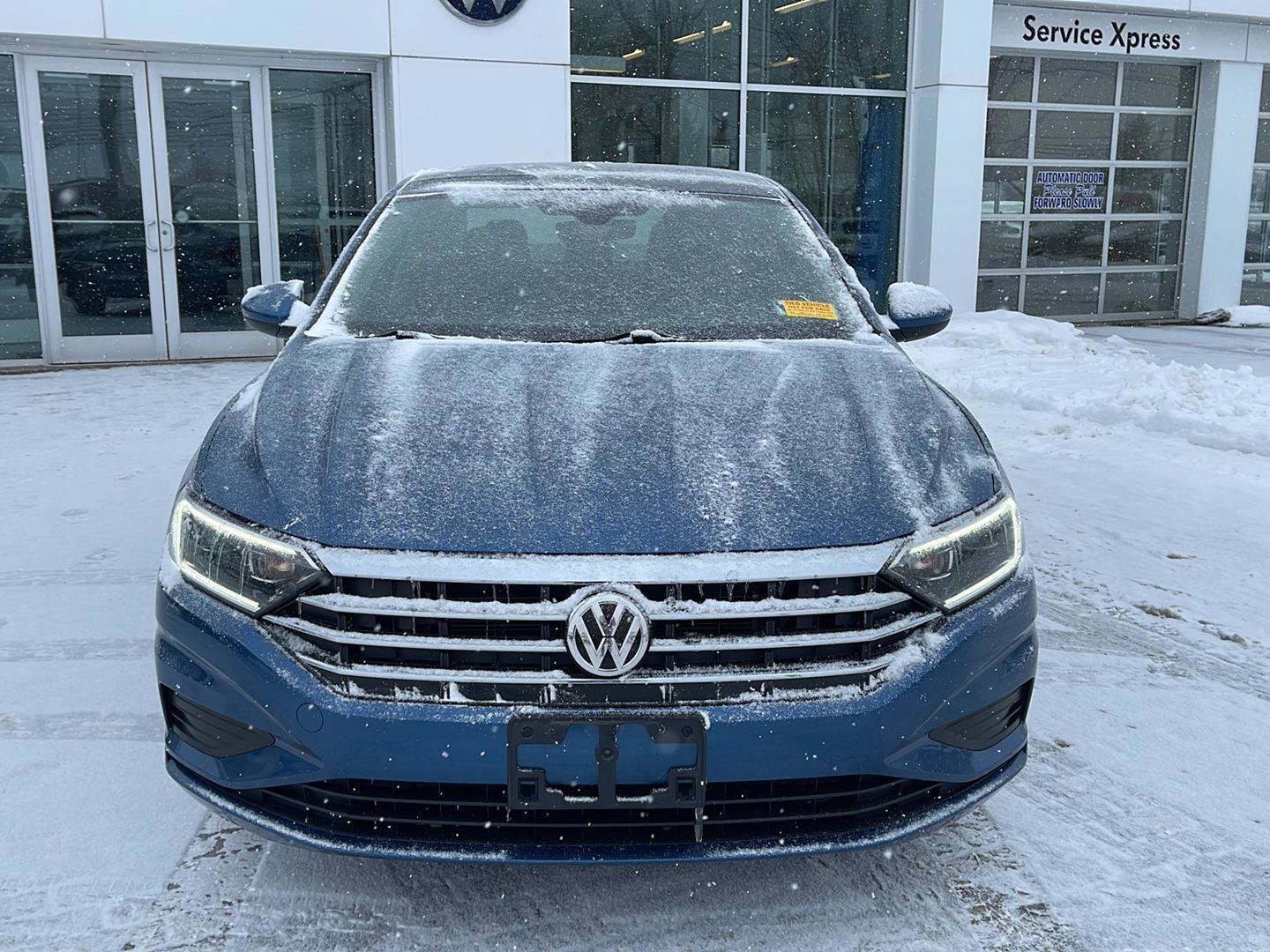 Used 2019 Volkswagen Jetta SEL w/ Cold Weather Package image 2