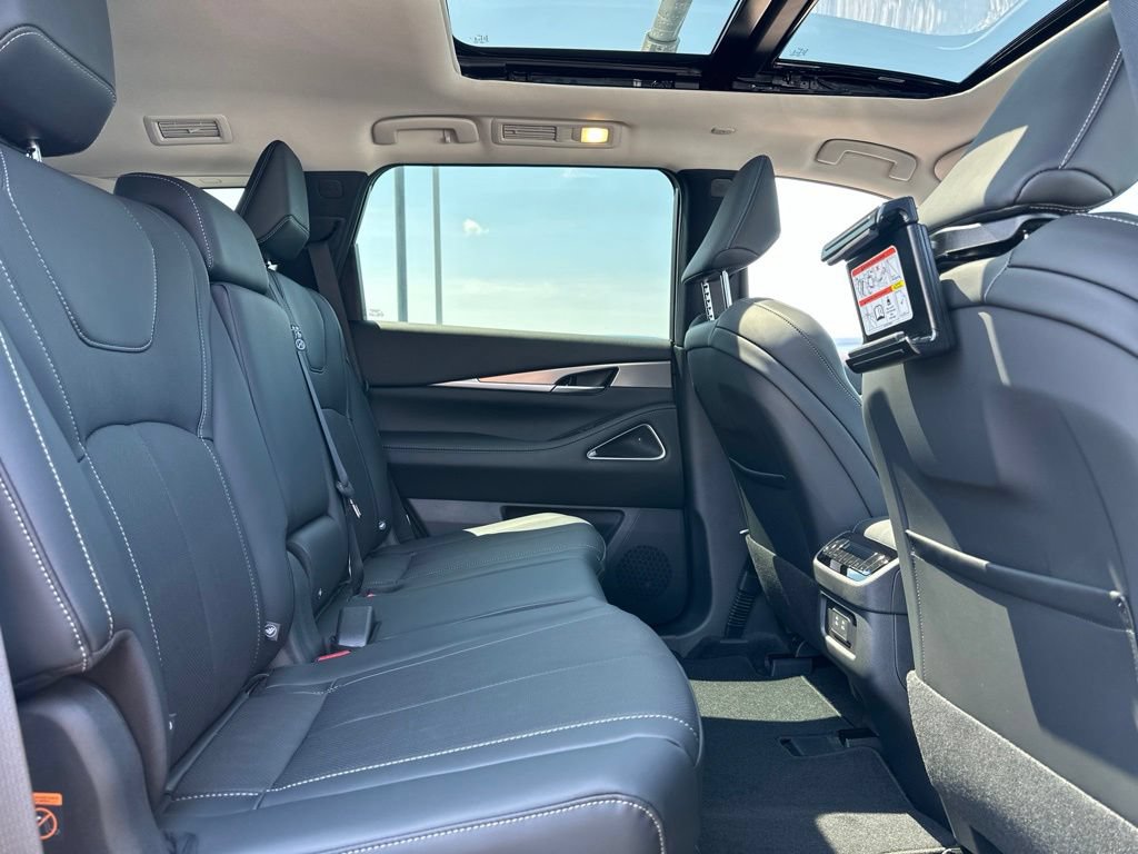 New 2027 INFINITI QX60 Luxe w/ Family Package AWD/4WD image 22