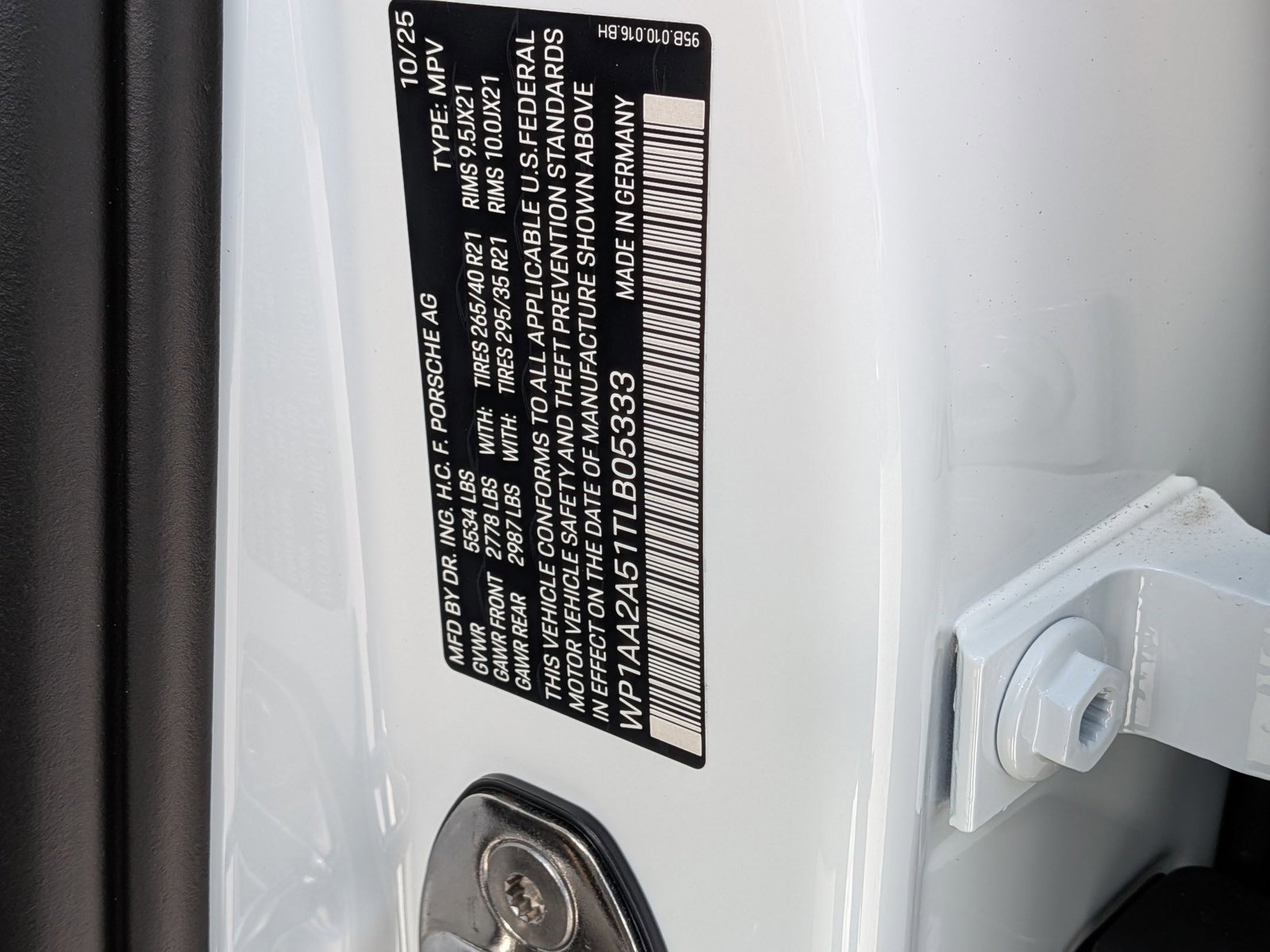 New 2026 Porsche Macan image 30