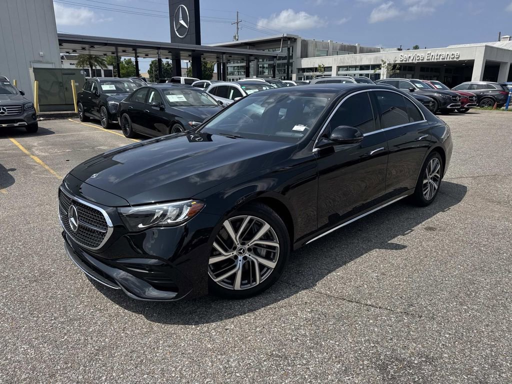 Used 2025 Mercedes-Benz E 450 4MATIC Sedan image 3
