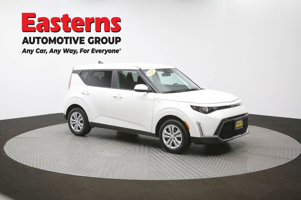 Used 2025 Kia Soul LX FWD image 48
