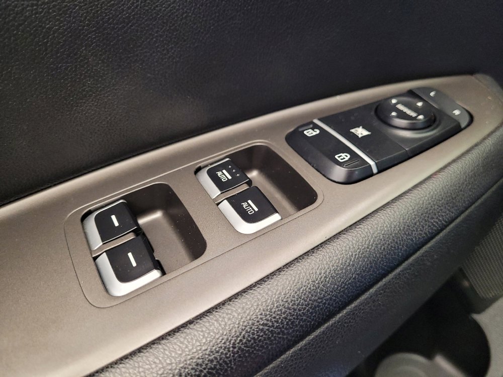 Used 2019 Kia Optima S FWD image 27