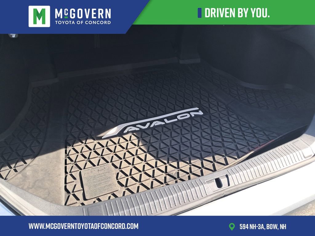 Used 2019 Toyota Avalon Limited w/ Advanced Safety Package image 4