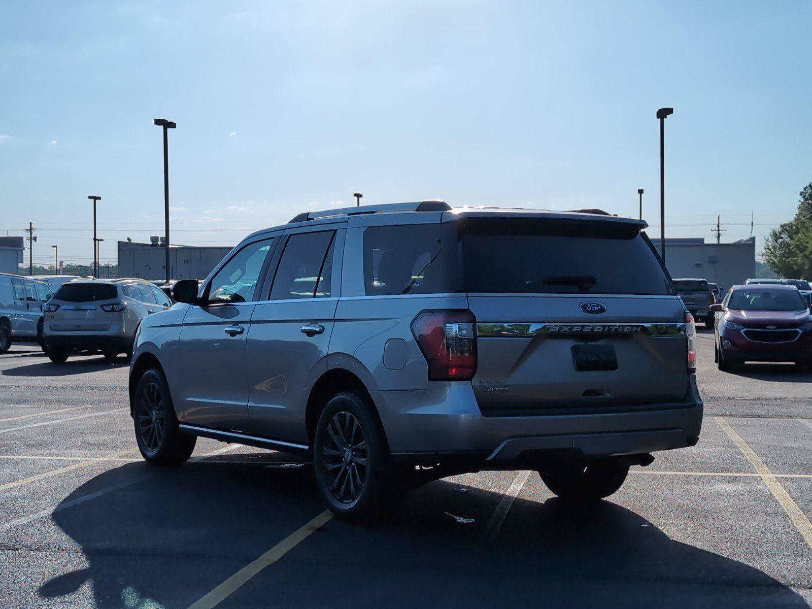 Used 2021 Ford Expedition Limited AWD/4WD image 3