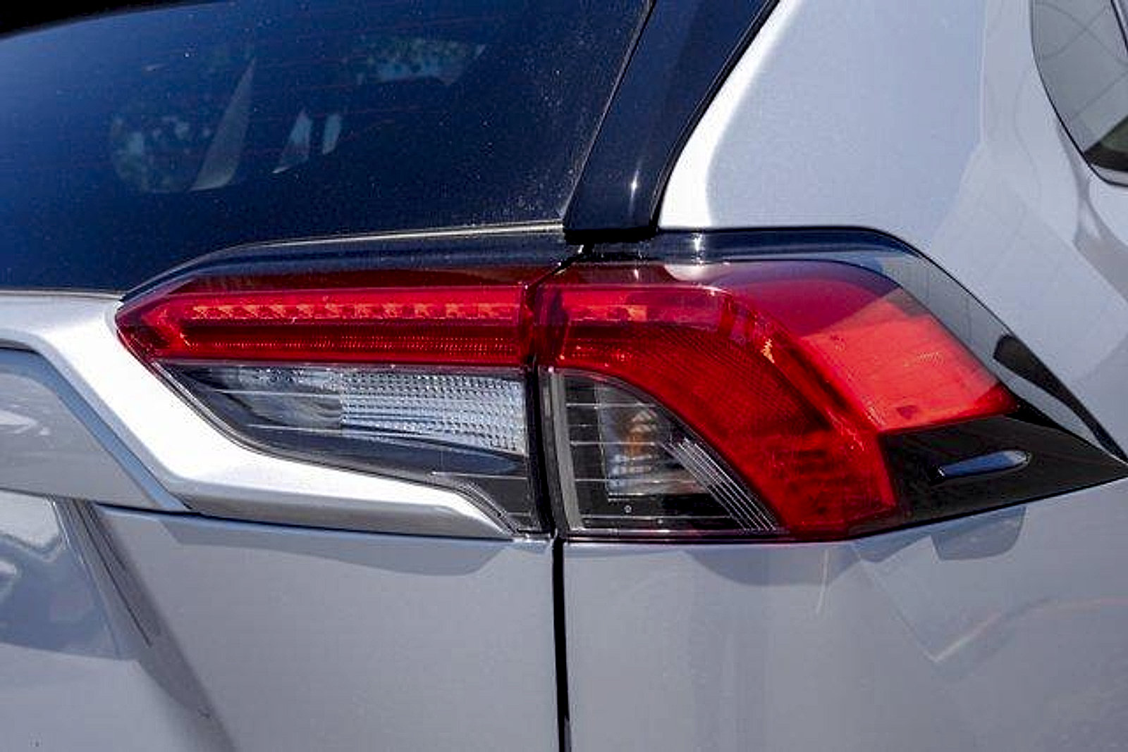 Used 2023 Toyota RAV4 LE AWD/4WD image 5