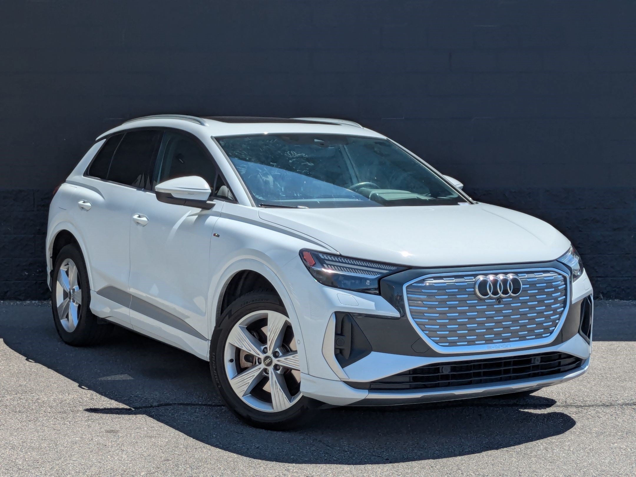 Used 2023 Audi Q4 e-tron Prestige AWD/4WD image 3