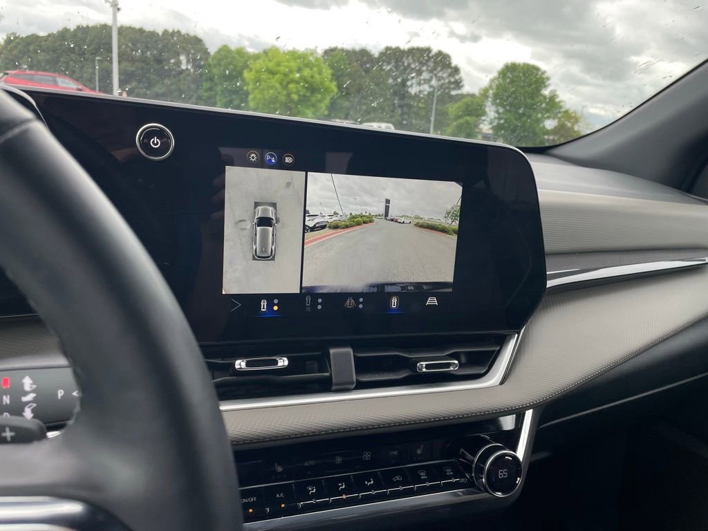 Used 2025 Chevrolet Equinox LT w/ Convenience Package II image 17