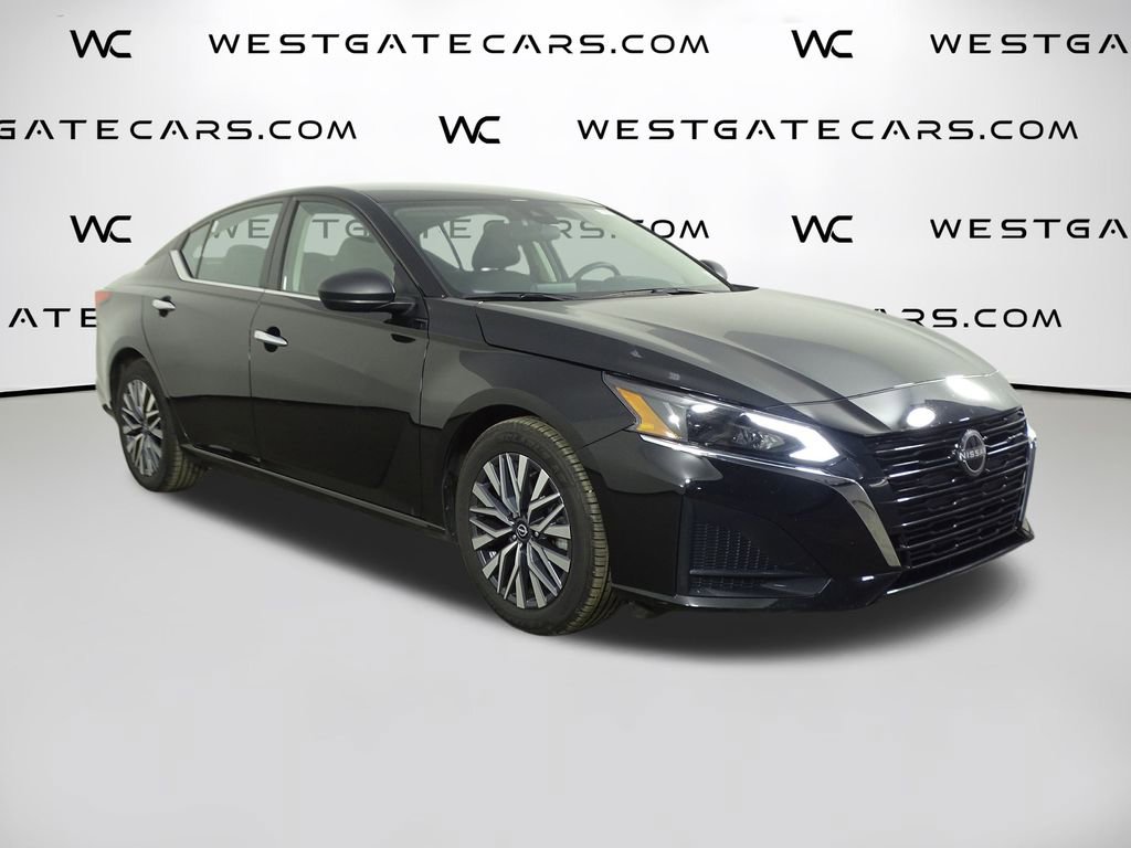 Used 2024 Nissan Altima 2.5 SV