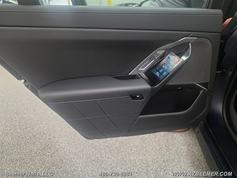 Used 2024 BMW i7 xDrive60 w/ M Sport Package RWD image 28