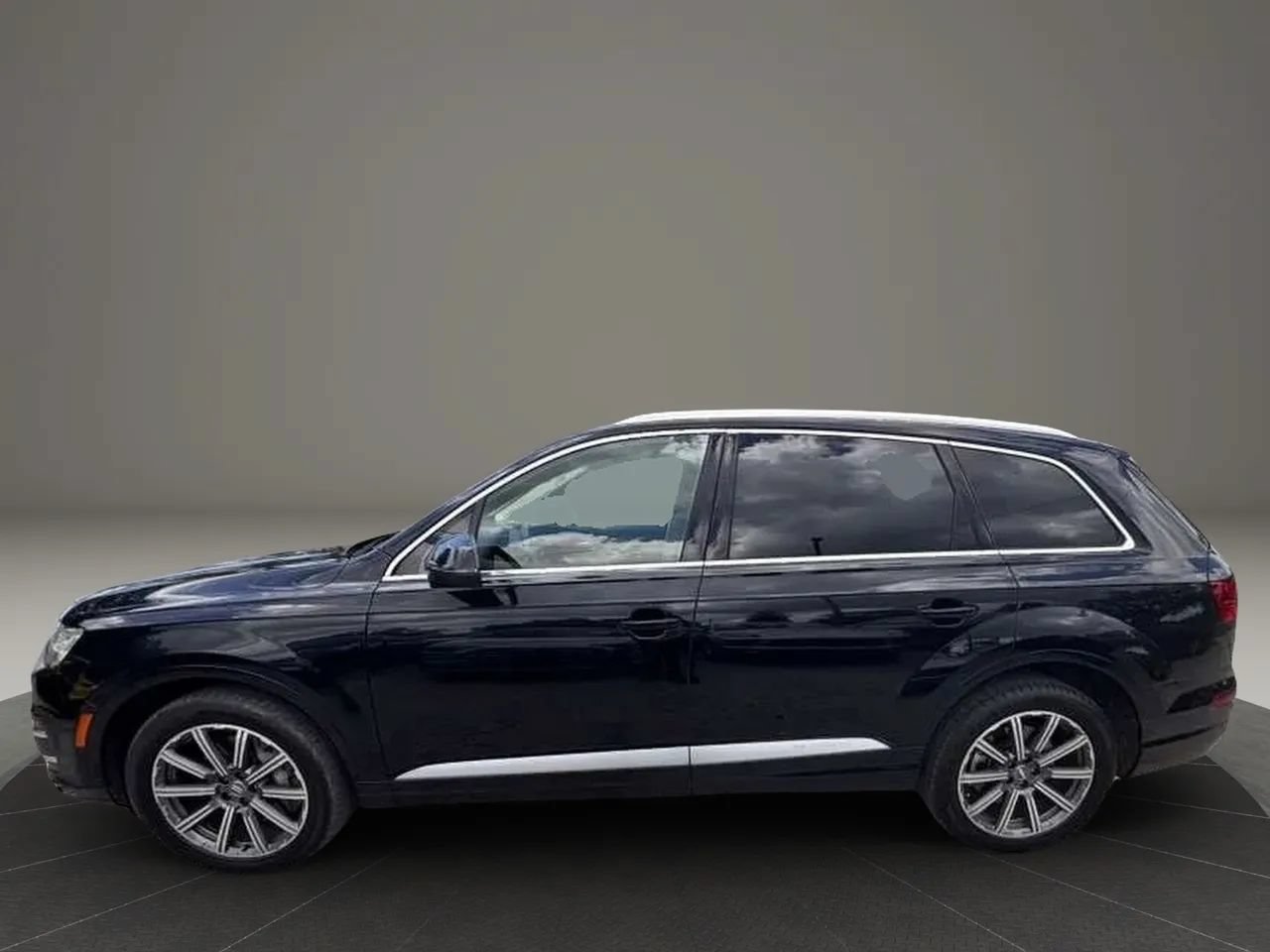 Used 2018 Audi Q7 3.0T Prestige w/ Prestige Package AWD/4WD image 2