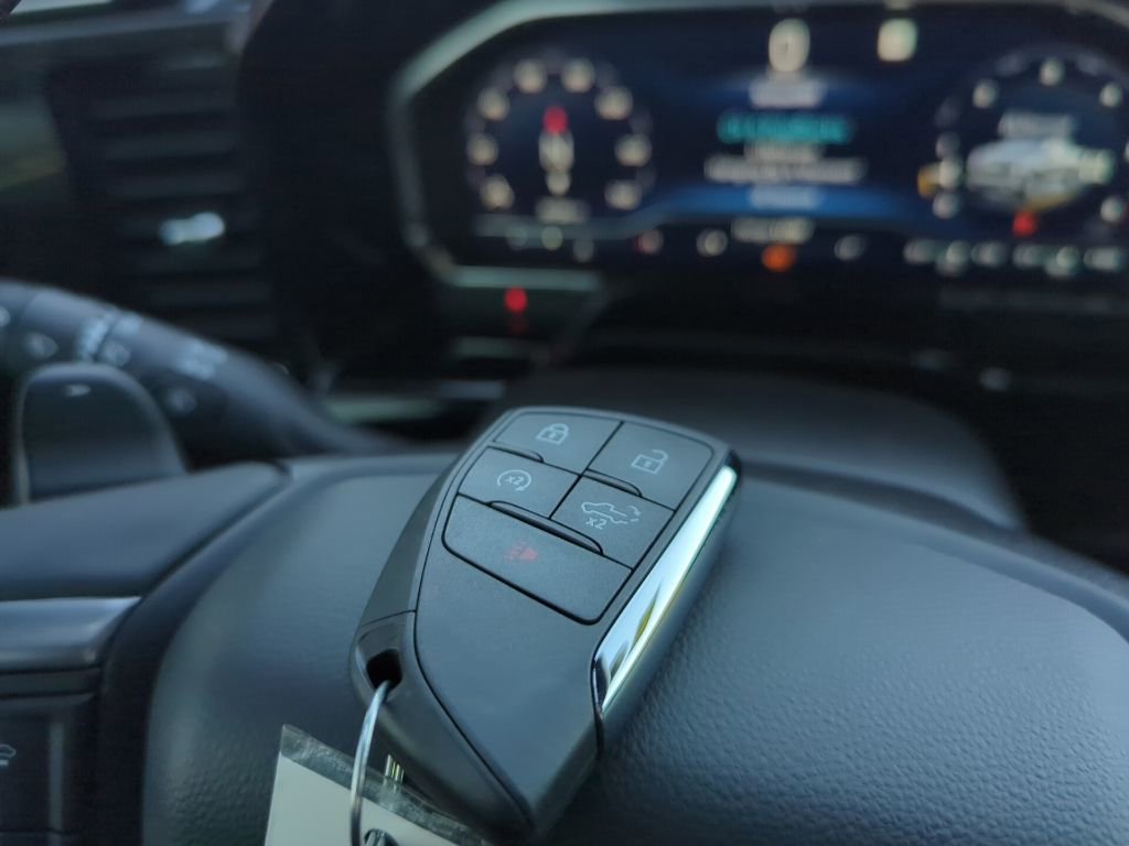 Used 2023 Chevrolet Silverado 1500 LTZ image 28