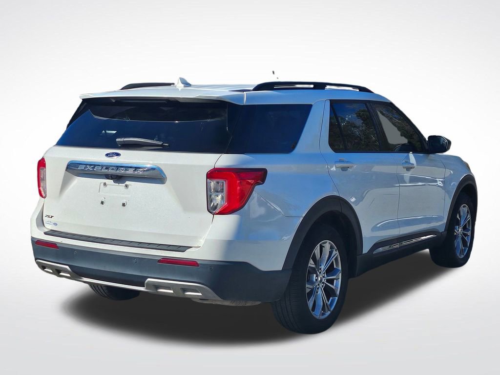 Used 2022 Ford Explorer XLT w/ Equipment Group 202A image 9