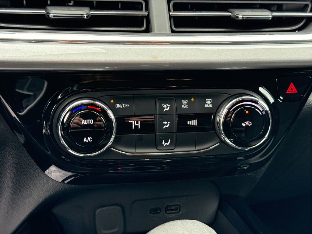 Used 2024 Chevrolet Trax LT image 27