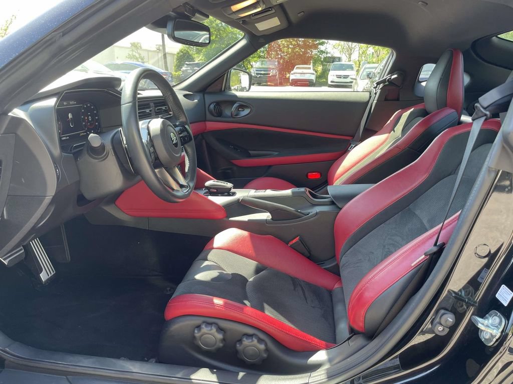 Used 2025 Nissan Z Performance w/ Floor Mat Package RWD image 13