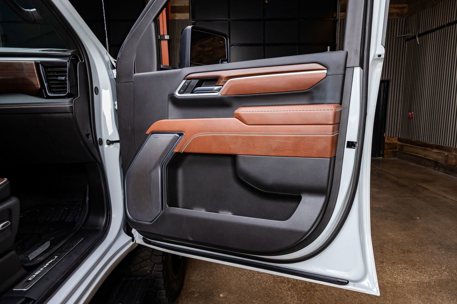 Used 2025 GMC Sierra 2500 Denali Ultimate image 36