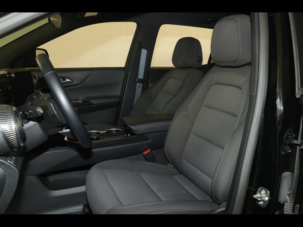 Used 2026 Chevrolet Equinox LT AWD/4WD image 22